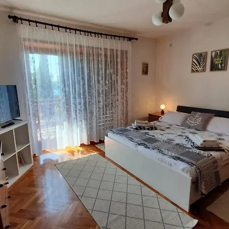 Apartmani Sofia Njivice Exterior photo