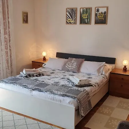 Apartmani Sofia Njivice Exterior photo